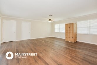 218 Buena Vista St in Debary, FL - Foto de edificio - Building Photo