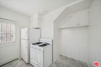 5329 Vantage Ave in Los Angeles, CA - Building Photo - Building Photo