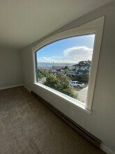 1408 Burwell St in Bremerton, WA - Building Photo - Building Photo