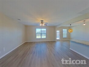 13617 Lansman Dr in Crowley, TX - Building Photo - Building Photo