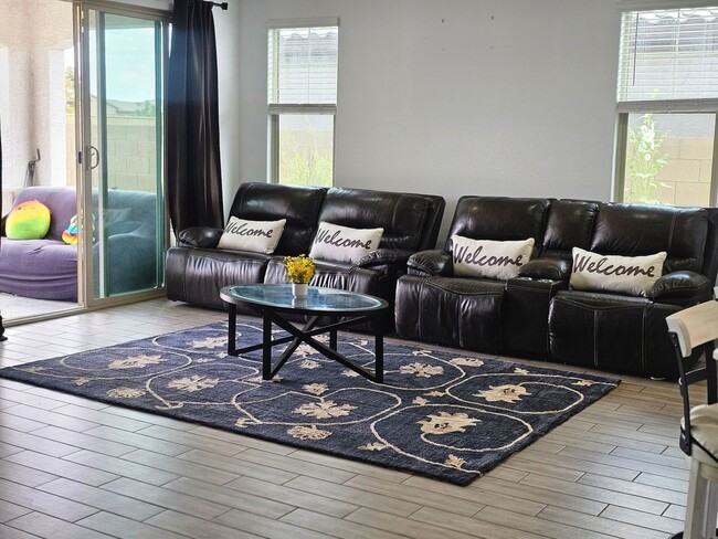 5461 S Arizona Pl in Chandler, AZ - Foto de edificio - Building Photo