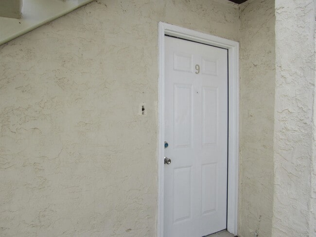 104 Belaire Dr in Laredo, TX - Building Photo - Building Photo