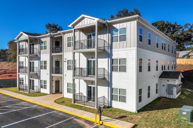 Hogans Ridge Apartments in Hogansville, GA - Foto de edificio - Building Photo