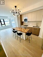 840-840 St Clair Ave W in Toronto, ON - Building Photo - Building Photo