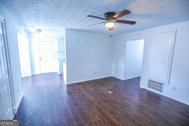 1967 Singer Way in Lithonia, GA - Building Photo - Building Photo