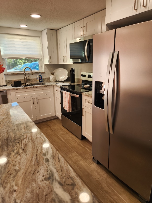 16881 Davis Rd in Ft. Myers, FL - Building Photo - Building Photo