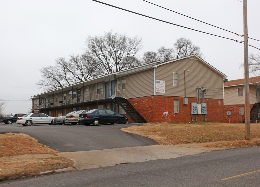 Westwood Apartments in Birmingham, AL - Building Photo