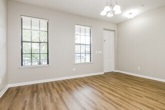 10324 Kristen Park Dr in Orlando, FL - Building Photo - Building Photo