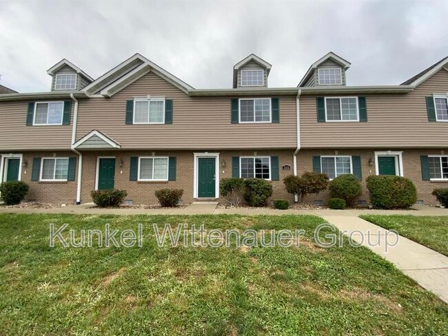 property at 700 Fountain View Dr