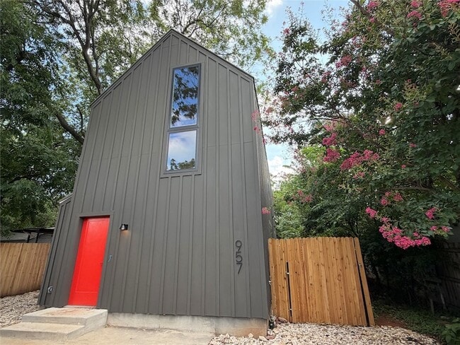 property at 957 Woods Ave