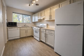 10507 Weymouth St, Unit 102 in Bethesda, MD - Building Photo - Building Photo