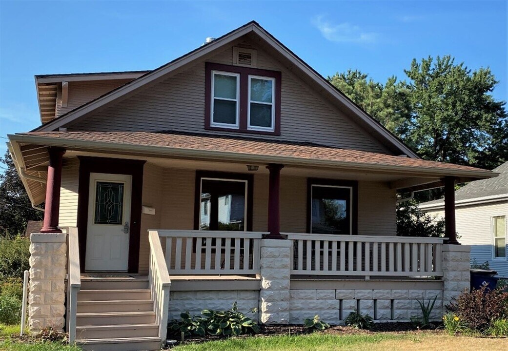 1007 Nebraska Ave in Norfolk, NE - Building Photo