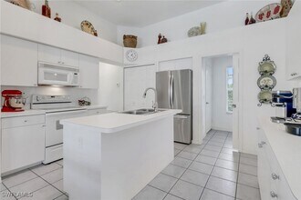 3650 Sunland Ln in Estero, FL - Foto de edificio - Building Photo