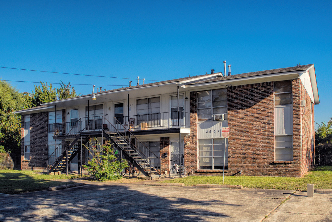 2607 Live Oak St in Houston, TX - Foto de edificio