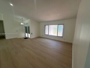 4499 SW 14th St in Miami, FL - Building Photo - Building Photo