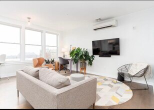 62 India St, Unit 405 in Portland, ME - Building Photo - Building Photo