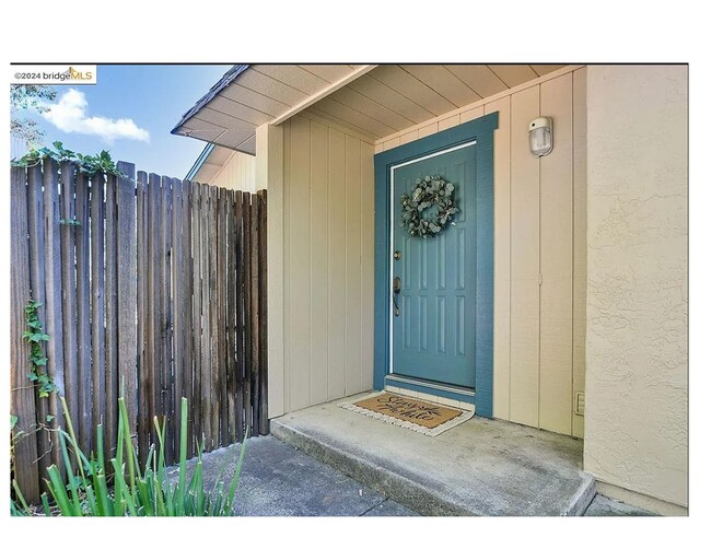 1577 London Cir in Benicia, CA - Building Photo - Building Photo