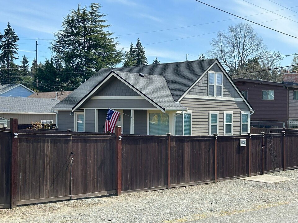 5128 S 9th St in Tacoma, WA - Building Photo