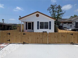 209 N Kansas Ave in Weslaco, TX - Building Photo