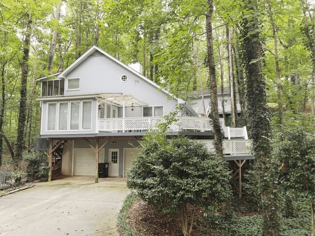 property at 4049 Skyline Dr