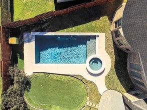 6506 Monte Bello Ridge Ln in Houston, TX - Foto de edificio - Building Photo