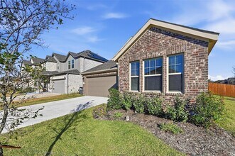 501 Big Bnd Pkwy in Princeton, TX - Foto de edificio - Building Photo