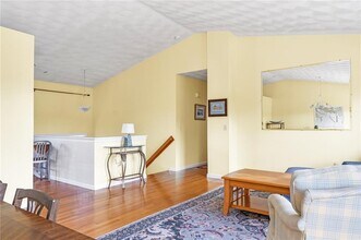 39 President Dr in Narragansett, RI - Building Photo - Building Photo