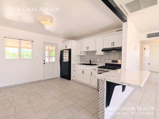 property at 965 W Calle Aragon