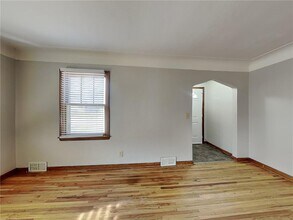 5606 N Bryant Ave in Minneapolis, MN - Foto de edificio - Building Photo