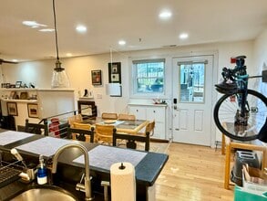 1240 4th St NW, Unit 1240T 4th St in Washington, DC - Building Photo - Building Photo