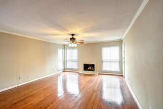 3700 W Clay St in Houston, TX - Building Photo - Building Photo