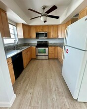 1643 Wiley St, Unit 10 in Hollywood, FL - Building Photo - Building Photo