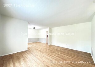10024 Tealridge Ln in Charlotte, NC - Building Photo - Building Photo