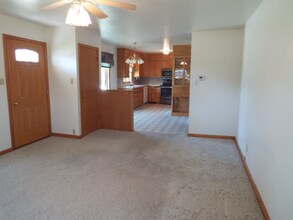 453 4th Ave in Ashton, IA - Building Photo - Building Photo