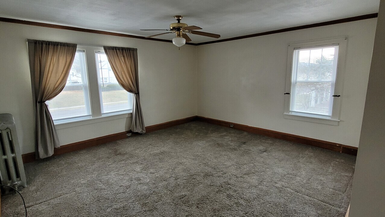 4120 Kutztown Rd, Unit 2nd floor in Temple, PA - Building Photo