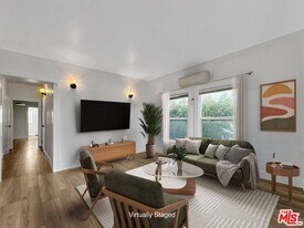 2717 S Harvard Blvd in Los Angeles, CA - Building Photo