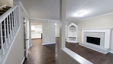 717 Redland Dr in Jonesboro, GA - Building Photo - Building Photo