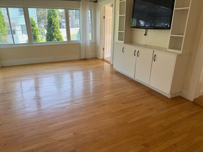 33 Fifield St in Watertown, MA - Building Photo - Building Photo