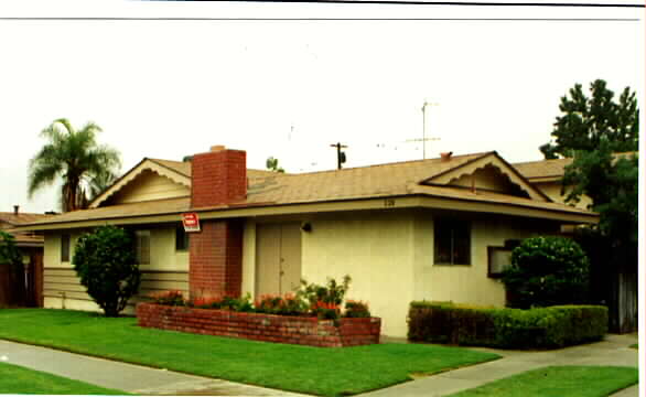 228 S Knott Ave in Anaheim, CA - Building Photo - Building Photo