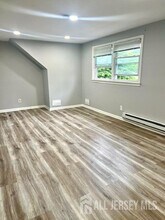 213 Temple Way in Woodbridge Township, NJ - Building Photo - Building Photo