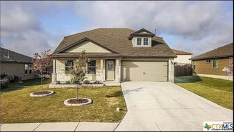 2502 Diamondback Trl in New Braunfels, TX - Building Photo