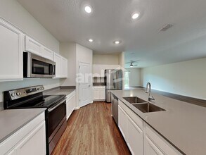 4385 Seven Canyons Dr in Kissimmee, FL - Building Photo - Building Photo