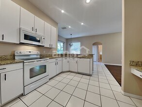 4004 Water Park Ct in Riverview, FL - Foto de edificio - Building Photo