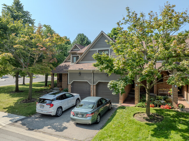 FORSTER TERRACE in Mississauga, ON - Building Photo - Building Photo