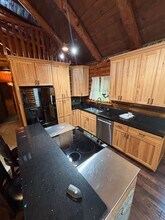 18650 Shaw Rd in Chagrin Falls, OH - Building Photo - Building Photo
