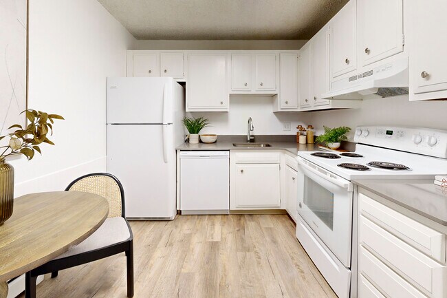 Locust Park Apartments in Loveland, CO - Foto de edificio - Interior Photo