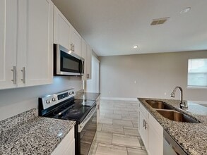 1957 Michigan Dr in Poinciana, FL - Building Photo - Building Photo