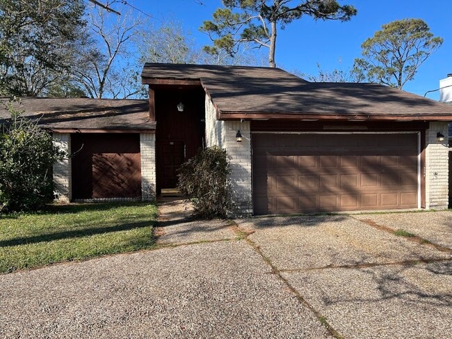 property at 3605 Trailwood Dr