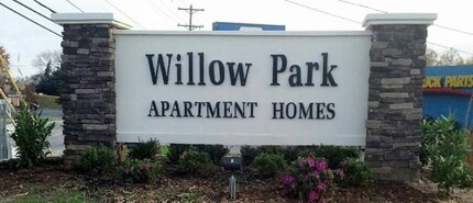 WILLOW PARK APARTMENTS in Cookeville, TN - Building Photo - Building Photo