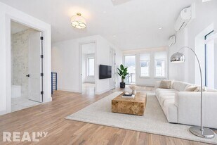 56 Frost St in Brooklyn, NY - Building Photo